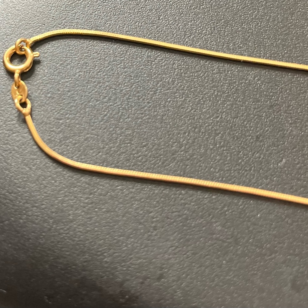 Elegant Gold Chain Necklace